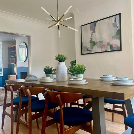 Spacious And Stylish Home バース エクステリア 写真