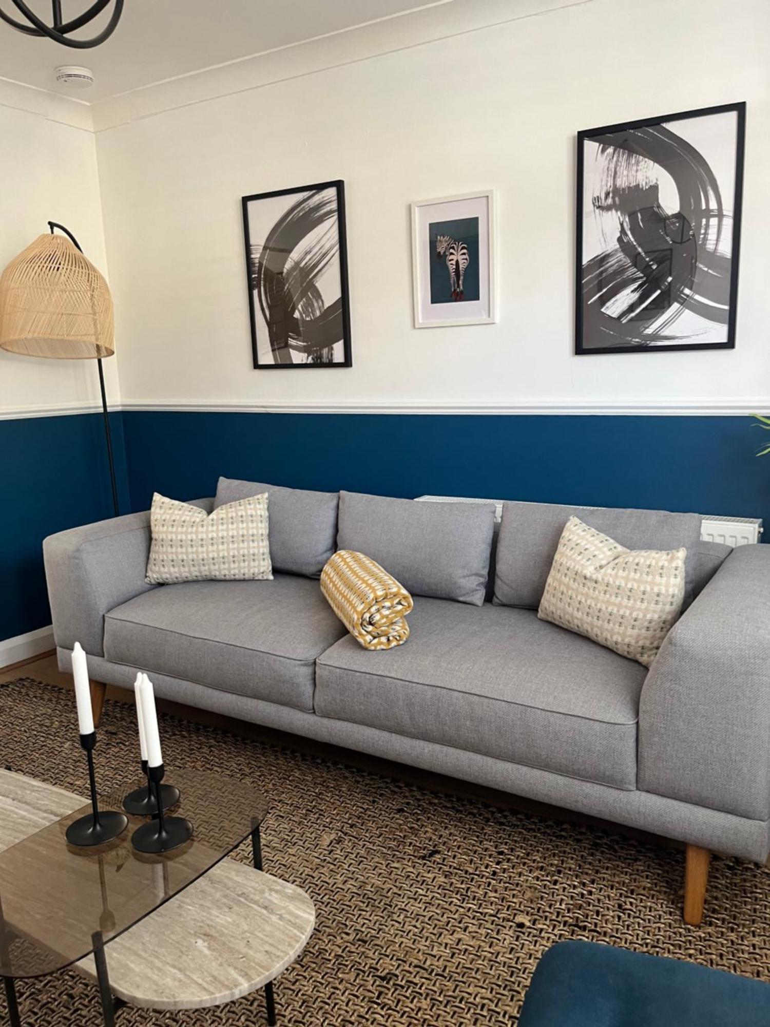 Spacious And Stylish Home バース エクステリア 写真