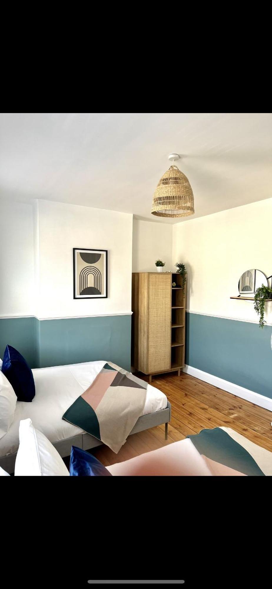 Spacious And Stylish Home バース エクステリア 写真