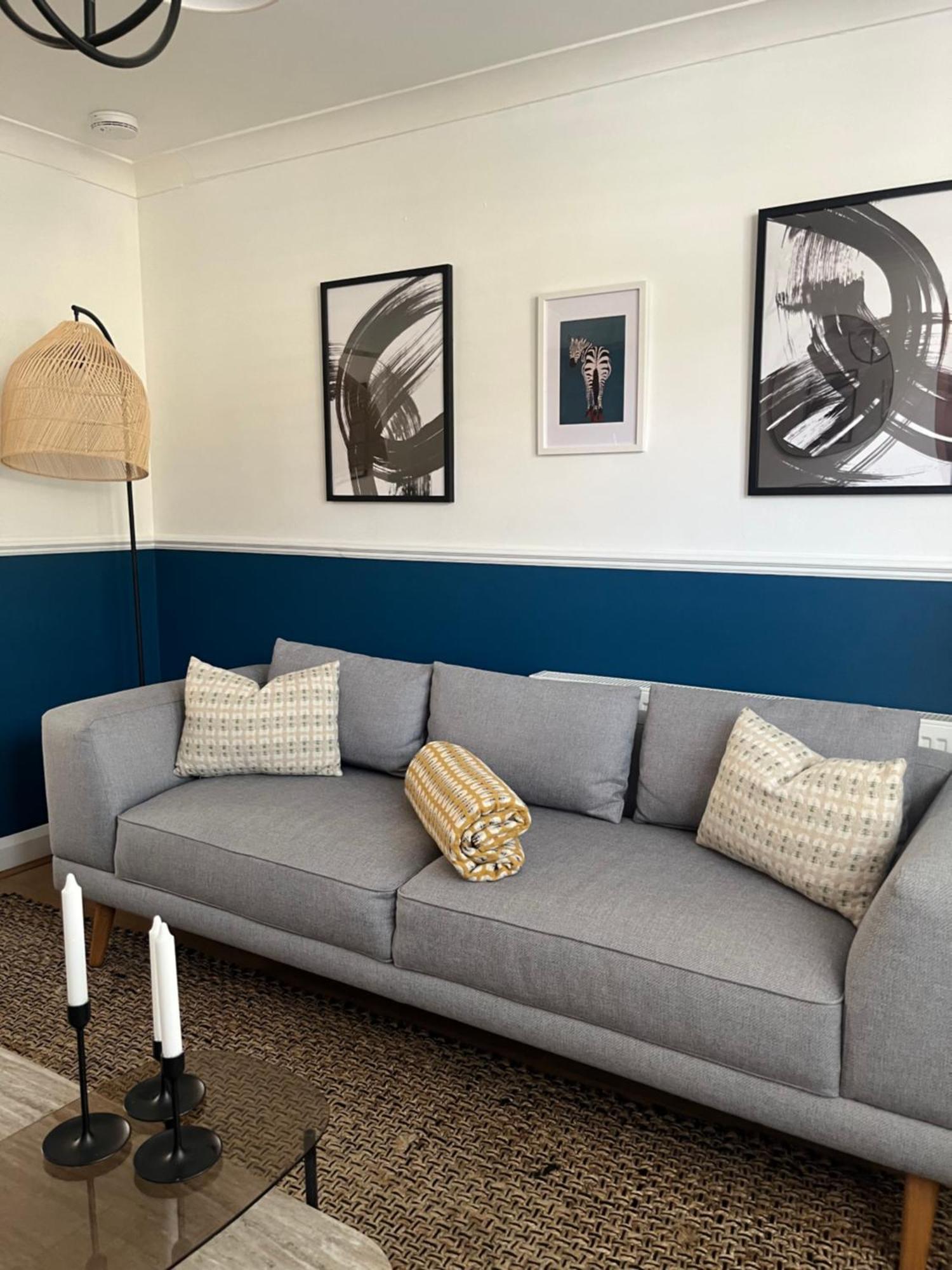 Spacious And Stylish Home バース エクステリア 写真